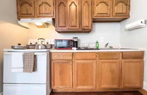 Little Italy Apartment | Cute Apt · Little Italy · Fast Wifi · Cozy Bed