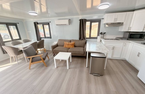 Rowland Heights House | Cute Snoopy Theme 3 beds Tiny House