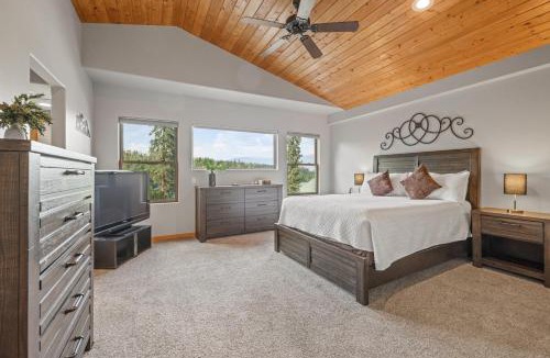 Wildernest House | Cutty Sark Court #2 3BR Mountain Views