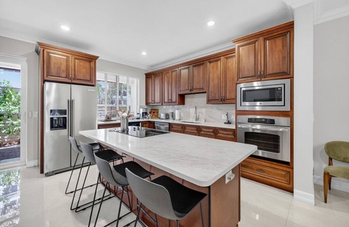 Pompano Beach Villa | Daisy Townhouse Villas Step from the beach
