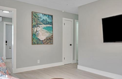 North Beach Apartment | Dania Beach 1BR | Views + WiFi + Parking
