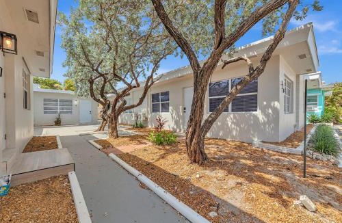 North Beach Apartment | Dania Beach 1BR | Views + WiFi + Parking