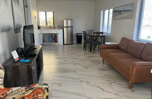 Lauderdale-by-the-Sea Hotel | Dee Jay Beach Resort