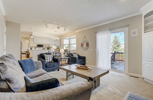 Briargate House | Deep Blue! GameRoom, Playground & Seasonal Pool