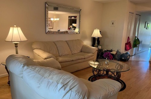 Deerfield Beach House | Deerfield Beach 2bedroom 2 bath townhouse 3mi from beach,Deercreek Golf⛳️