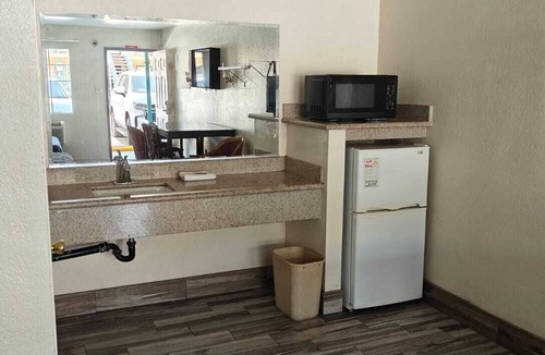 Oxnard Hotel | Del Playa Inn Oxnard Near Camarillo