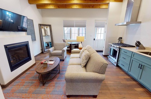 Historic Eastside House | Delgado C-2: Just one block from Canyon Road!