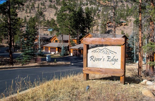Estes Park House | Delightful 3-bedroom townhome on Fall River