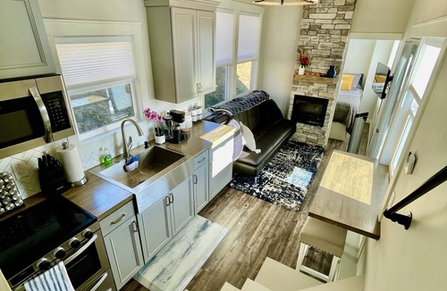 McKinleyville House | Delightful Tiny Home w/indoor Fire Place