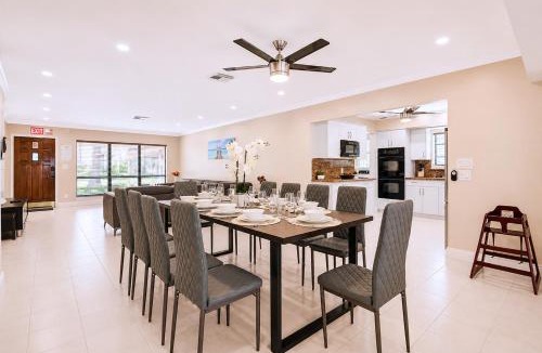 South Lake House | Deluxe 5BR Villa Heated Pool near Hollywood Beach