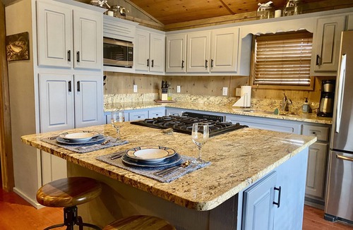 Breckenridge Cabin | Deluxe Breckenridge Cabin across from Clubhouse