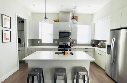 Lincoln Park Apartment | Denver Sante Fe Art District Urban Tower Basecamp