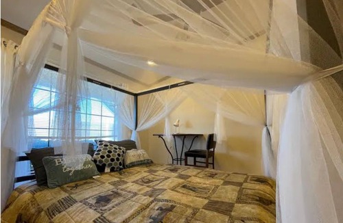 Hesperia House | Desert Dream Cabin Amazing Guest House