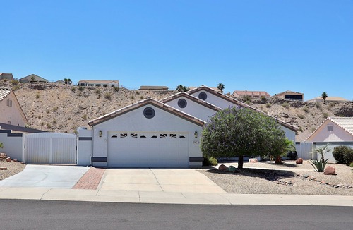 Bullhead City House | Desert Serentiy 3 beds and 2 baths with your own private pool in HOA