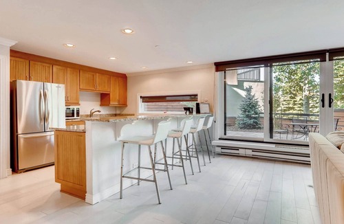 Vail Condo | Designer 2BR Huge Private Deck Epic Vail & Beaver Creek Views
