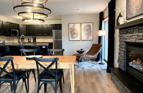Mount Crested Butte Condo | Designer Condo #3: Views, Hot Tub, Fireplace, 75" & 55" TVs, Sonos, Town/Ski Bus