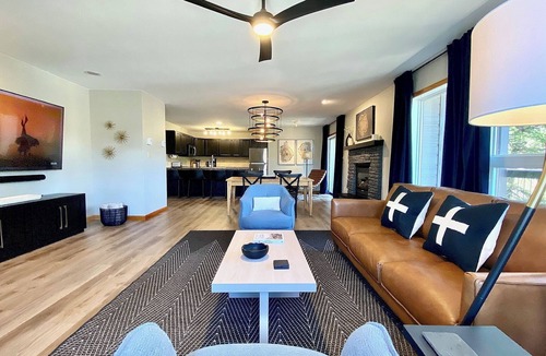 Mount Crested Butte Condo | Designer Condo #3: Views, Hot Tub, Fireplace, 75" & 55" TVs, Sonos, Town/Ski Bus
