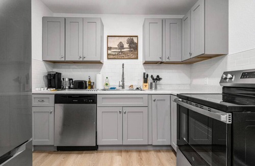 Pueblo Apartment | Designer Loft in Pueblo – Central Modern Comfort