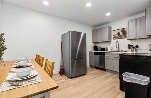 Pueblo Apartment | Designer Loft in Pueblo – Central Modern Comfort