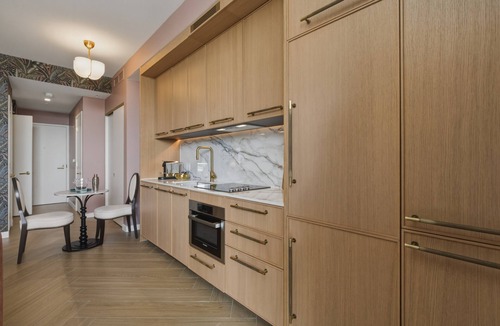 Midtown Condo | Designer Studio with Balcony | Walk to Restaurants, Art & Nightlife