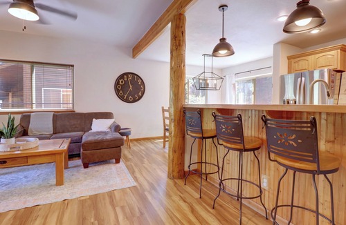 Dillon House | Dillon Townhome, Great Location in Heart of Town LR122