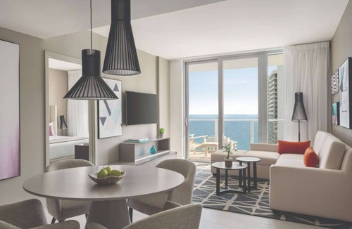 Hollywood South Central Beach Hotel | Direct Ocean Views + Rooftop Pool. Bar. Tennis.