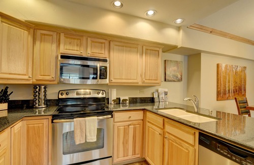 Peak 9 Condo | Discount Prices! SKI IN SKI OUT! 1/2 Block from Main Street! GREAT VIEWS!