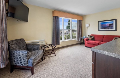Kelleys Island House | Discover the Serene Iroquois Suites with Stunning Island Views 217