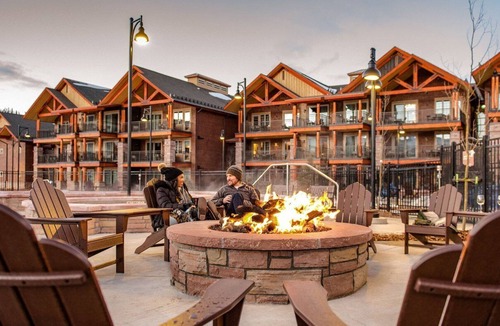 The Highlands Resort | DISTINCT FAMILY-FRIENDLY LUXURY GETAWAY NEAR BLUE RIVER