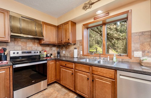 Windcliff Estates House | Divine Destiny Vacation Home at Windcliff