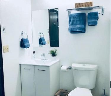 Granby Apartment | DOCO Rocky Mountain Vacation Rental-King Room with Resort Amenities