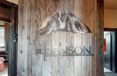 Silverton House | Dog-friendly and lovely suite with free WiFi & a kitchenette in a great location