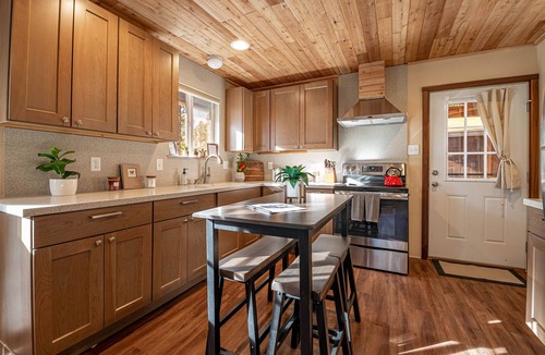 Florissant Cabin | Dog-friendly Cabin - The Fossil Lodge