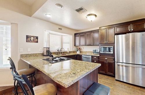 Bullhead City House | Dog-friendly home with beautiful patio, bikes and central AC and Marina access