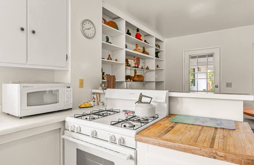West Mesa House | Dog-friendly home with guest house, enclosed backyard, firepit, streaming, W/D