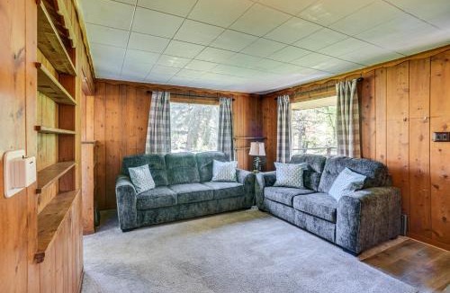 Cascade House | Dog Friendly: Cabin w/Yard & Mtn Views in Cascade