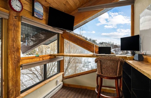 Steamboat Springs House | Dog Friendly w/Amazing Views/Setting in Woods w/Private Hot Tub-Yard/Patio/Grill-7m to Mtn/Town