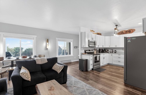 Buena Vista Condo | Dogs OK! Prime Home Base minutes 2 Downtown/Trails - Apartment