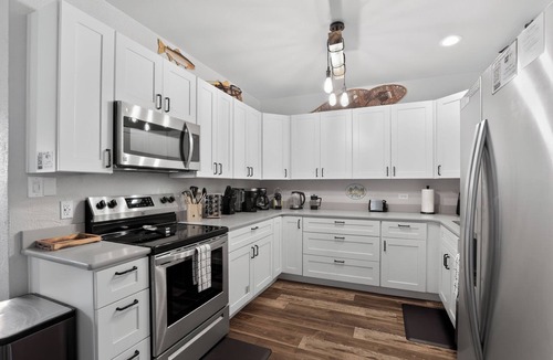 Buena Vista Condo | Dogs OK! Prime Home Base minutes 2 Downtown/Trails - Apartment
