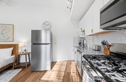 South Hills Apartment | Dormont Pittsburgh 1A Bright and Cozy Studio Apartment With Free Parking