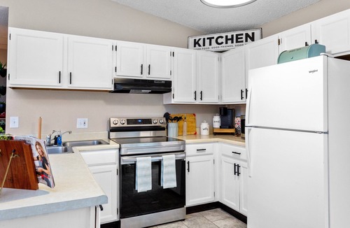 Central Colorado Springs House | Double Deuce | Portal Park & Pet Friendly w/Yard