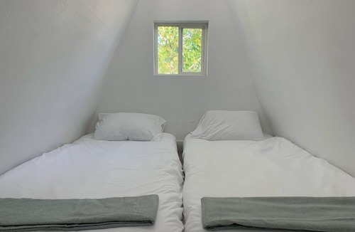 Meeker Cabin | Double Queen Hotel Room