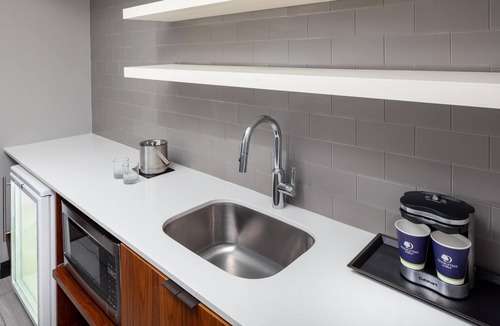 Downtown Pittsburgh Hotel | DoubleTree by Hilton Hotel & Suites Pittsburgh Downtown
