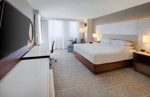 Deerfield Beach Hotel | DoubleTree by Hilton Deerfield Beach Boca Raton