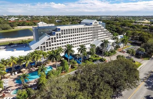 Deerfield Beach Hotel | DoubleTree by Hilton Deerfield Beach Boca Raton