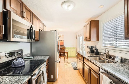 Belmar Park House | Dover Court 2BR Red Rocks Basecamp in Lakewood