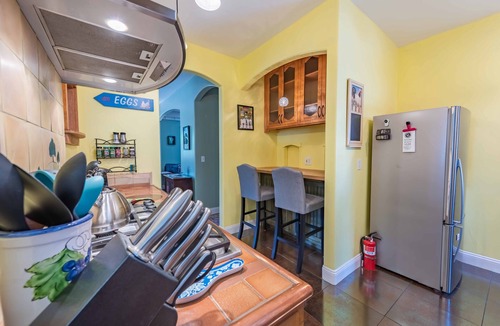 Paso Robles House | Downtown Craftsman Style home is Colorful and Comfy, Walk to Everything!