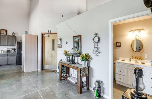 Del Norte Apartment | Downtown Del Norte Apartment: Ski, Hike & Shop!