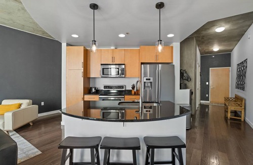 Downtown Denver Condo | Downtown Denver High-Rise with Pool: SPIRE 1204