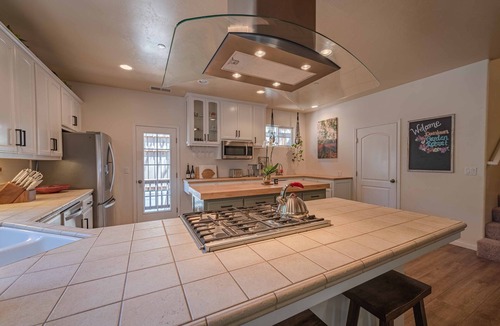 Templeton House | Downtown Home w/Hot Tub, Fire pit and Pet Friendly!